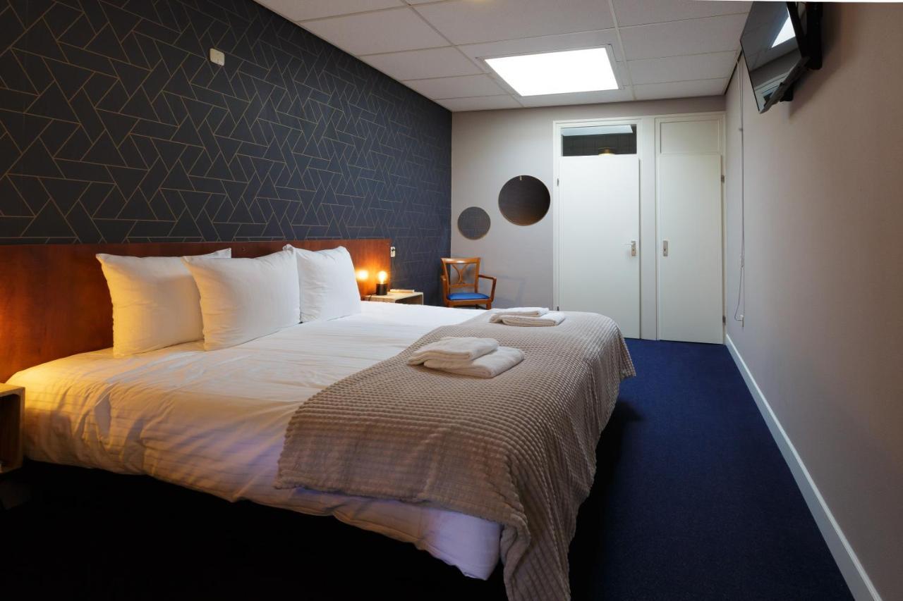 Hotel Duhoux Wirdum Bagian luar foto
