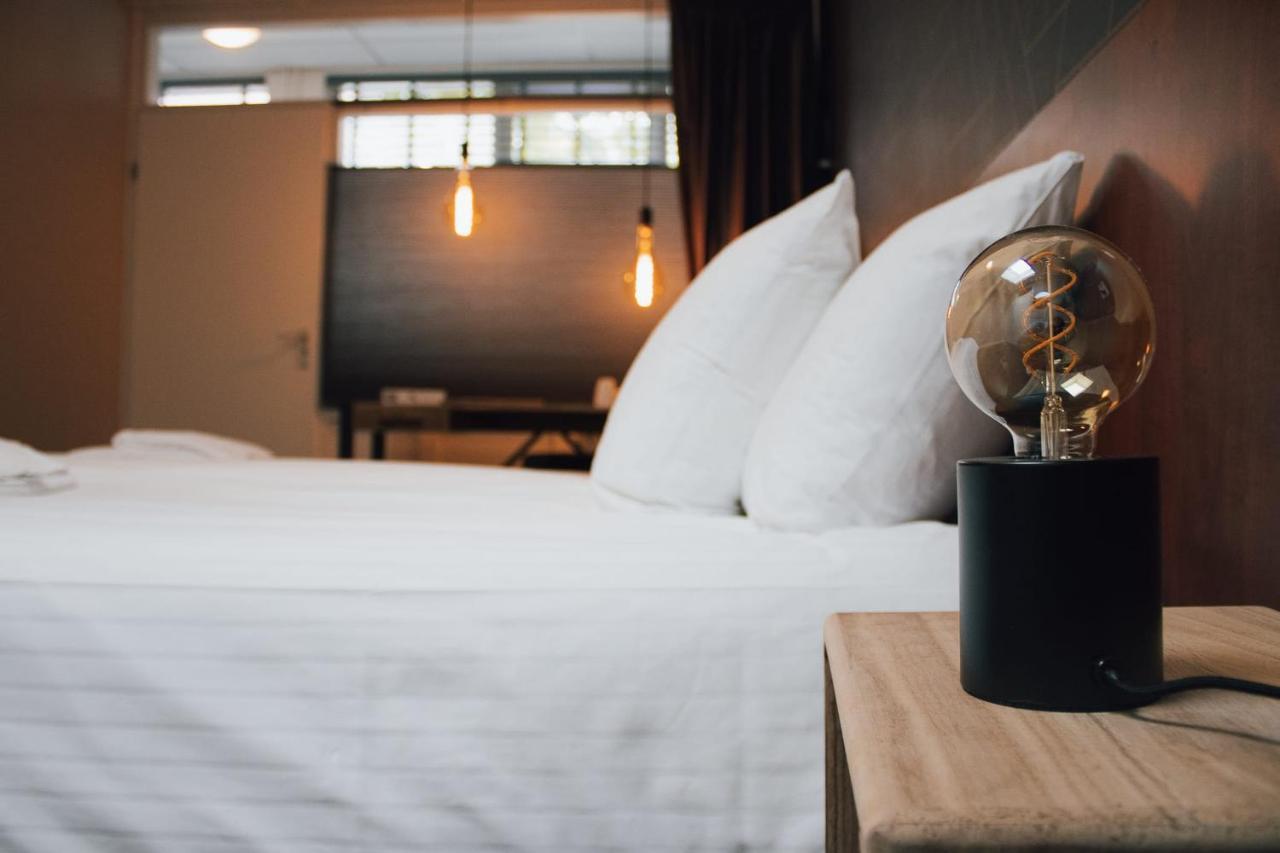 Hotel Duhoux Wirdum Bagian luar foto