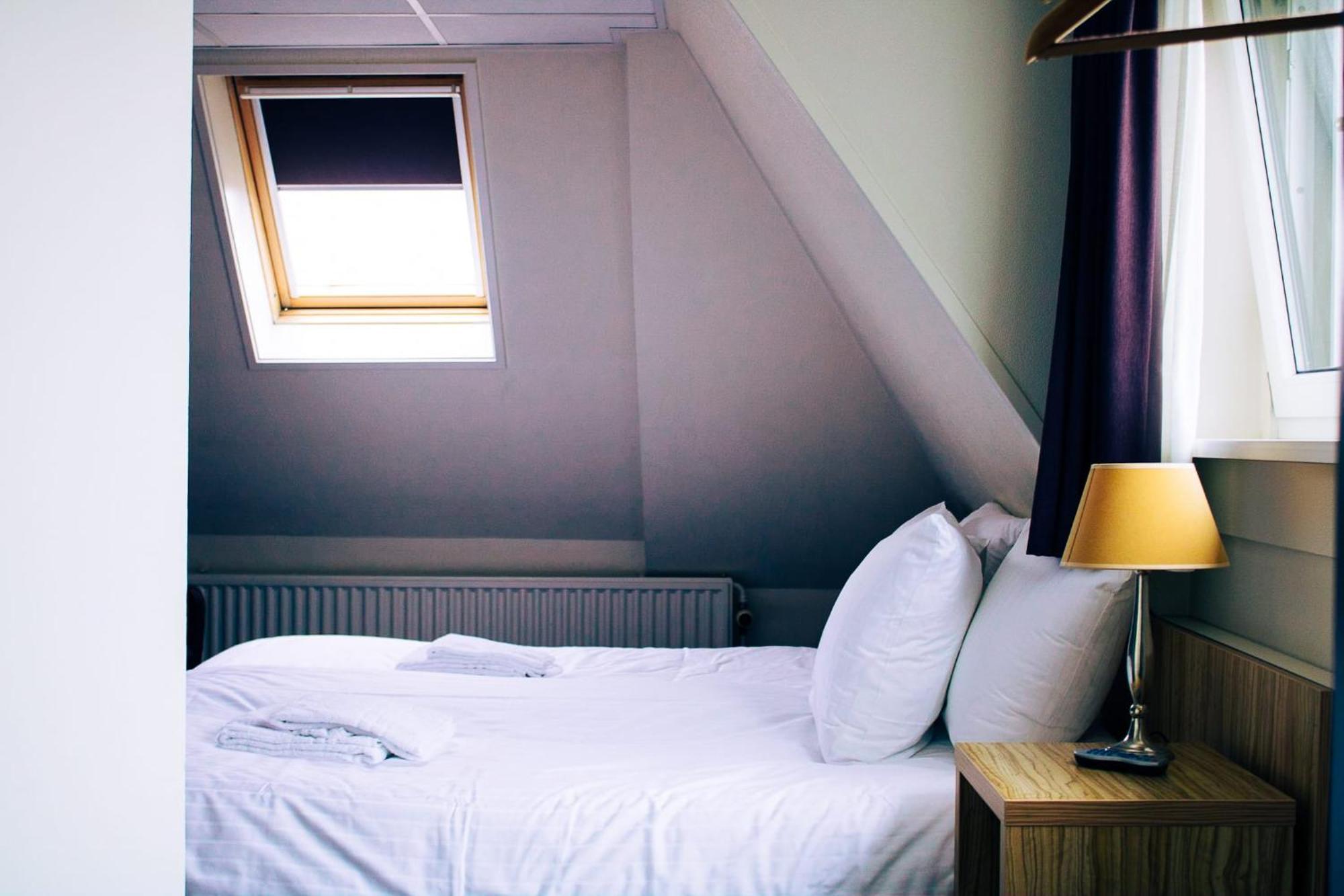 Hotel Duhoux Wirdum Bagian luar foto